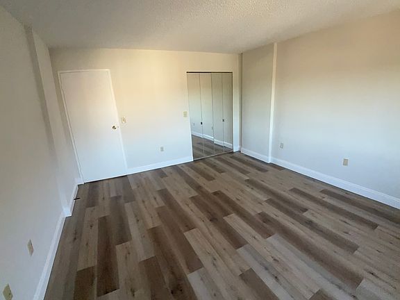 4th image of 10 N Wood Ave APT 502