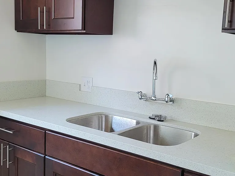 530 N Eastwood Ave — Photo 7