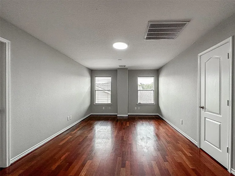 5739 Westminster Village Dr — Photo 29