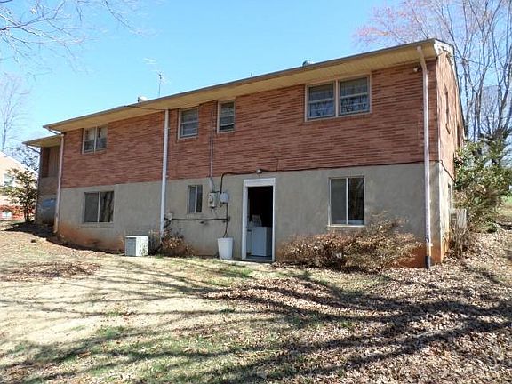 5th image of 386 Sherbrooke Dr