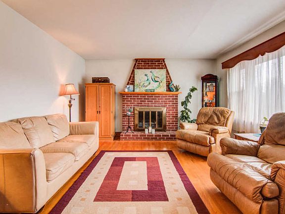 4th image of 1014 Woodhaven Dr