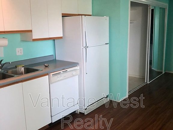 2nd image of 2433B Sexsmith Rd