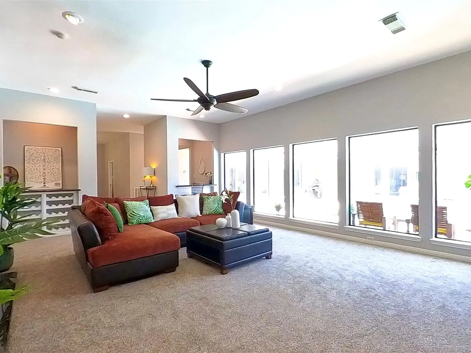 4 bed, 2.5 bath, 3161 sqft, $3,890 — Photo 3