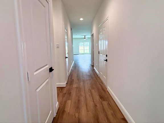 5th image of 25712 John Wayne Rd