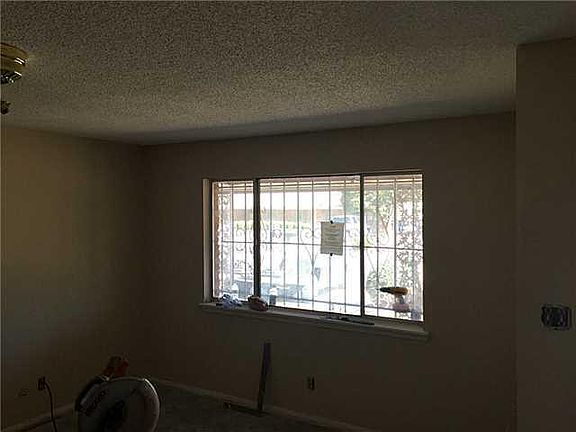 3rd image of 8700 Catalpa Ln
