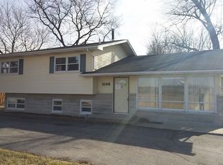 2105 Caton Farm Rd, Crest Hill, IL 60403