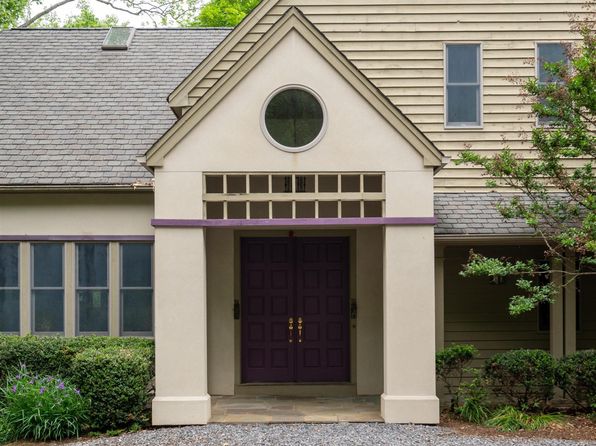 481 Stoney Crk E, Nellysford, VA 22958