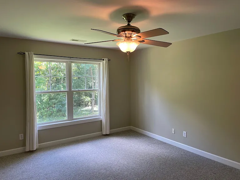 1720 Clay Dr — Photo 24
