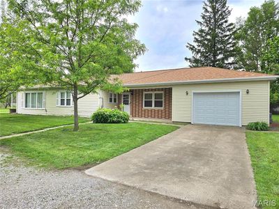 520 E Rogers Ave, Witt, IL, 62094