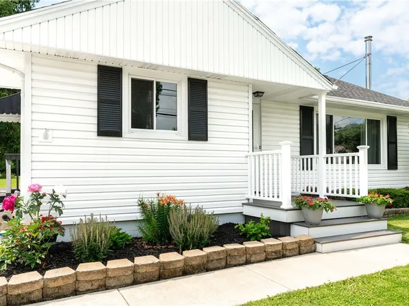 6225 Lake Ave, Orchard Park, NY 14127