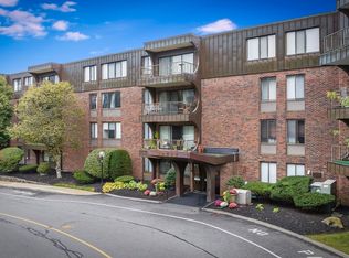 1002 Paradise Rd APT PHE, Swampscott, MA 01907