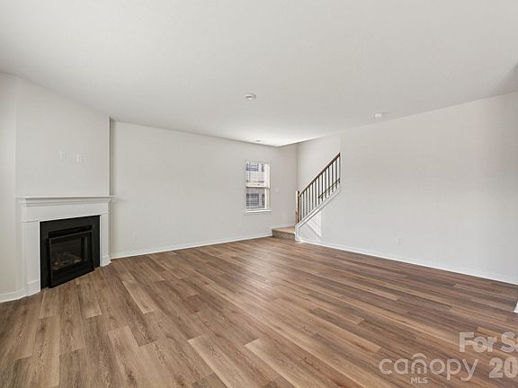 2nd image of 740 14th Avenue Ct NE