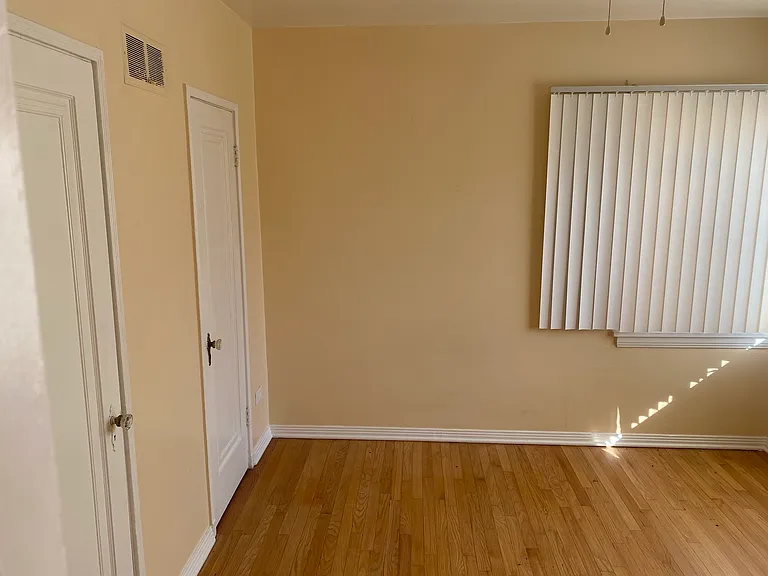 1527 S Fillmore St — Photo 3