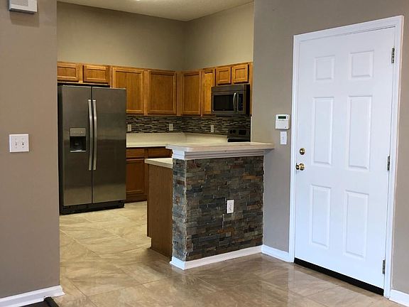 3rd image of 5201 Playpen Dr Unit 8-1