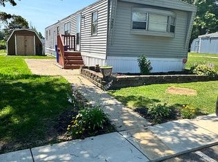 267 W Macgregor Ct, Highland, MI 48357
