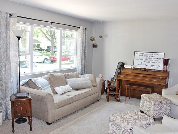 4th image of 2304 W Charles St