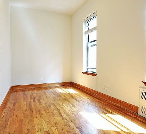 5th image of 303 W 92nd St APT 5A