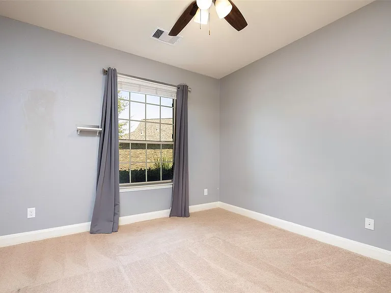 6743 Honeycrest Ln — Photo 7