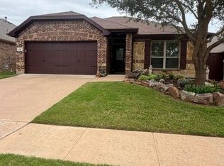 202 Tower Cir, Terrell, TX 75160