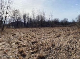 7 Hillshire Ln, Altamont, NY 12009