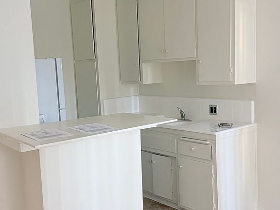 2nd image of 3240 Bagley Ave APT 7