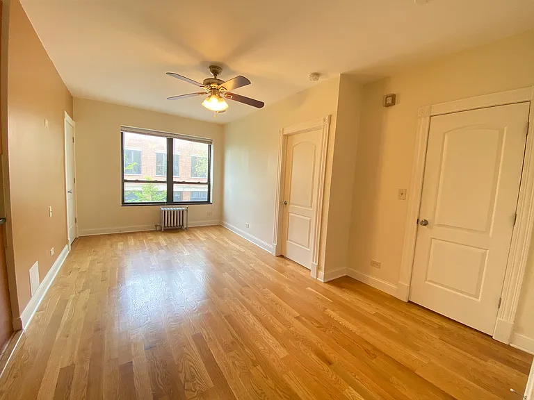 4552 N Clark Street — Photo 18