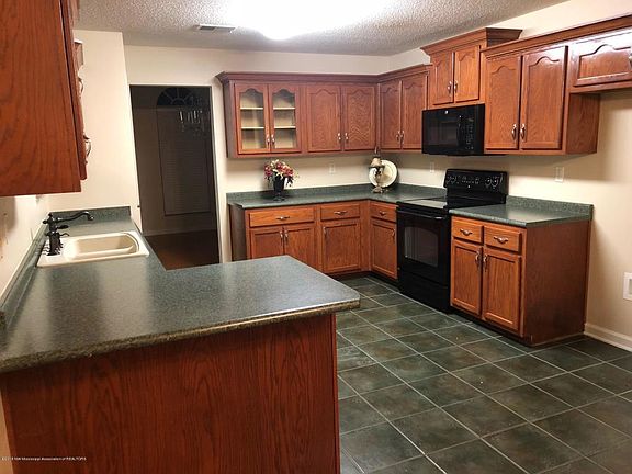 5th image of 2736 Greencliff Dr