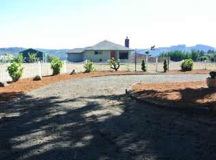 616 Sandy Bend Rd, Castle Rock, WA 98611