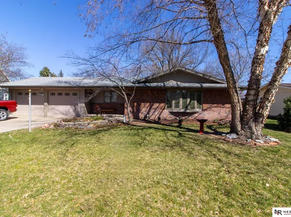 1504 N 2nd St, Seward, NE 68434