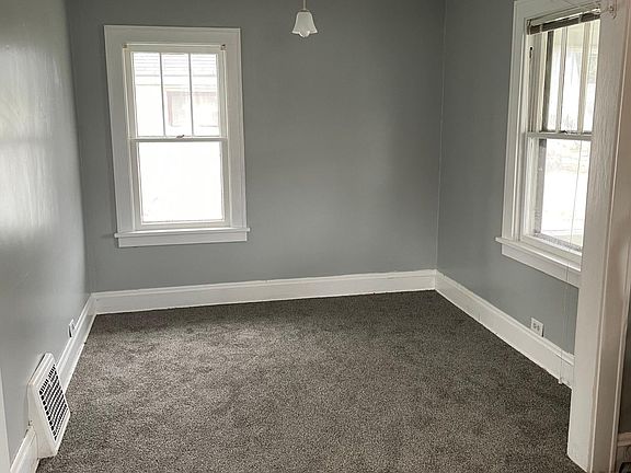 3rd image of 1000 Wyley Ave