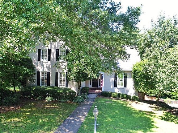3rd image of 403 Briarwood Dr