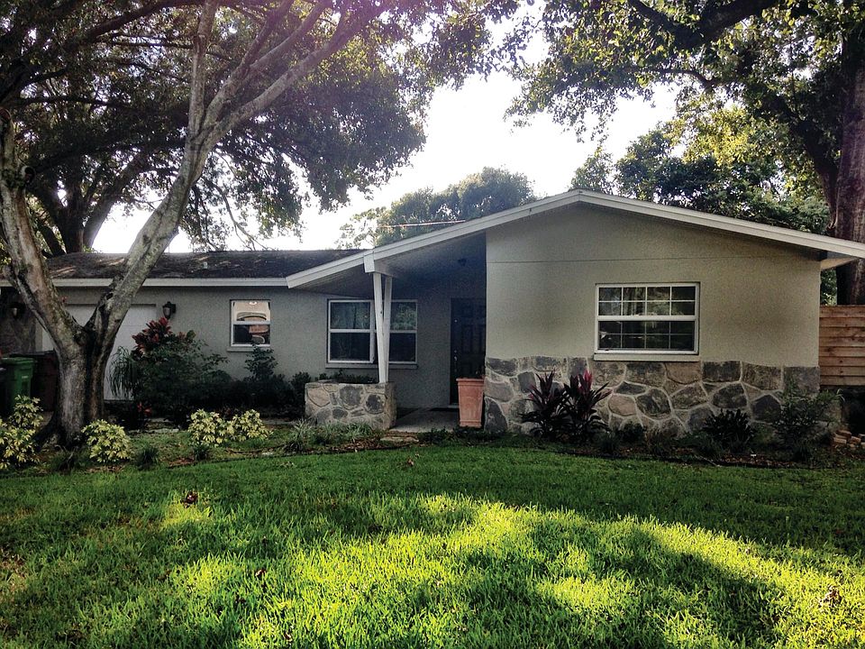 Welcome to 1914 Meadow Drive!