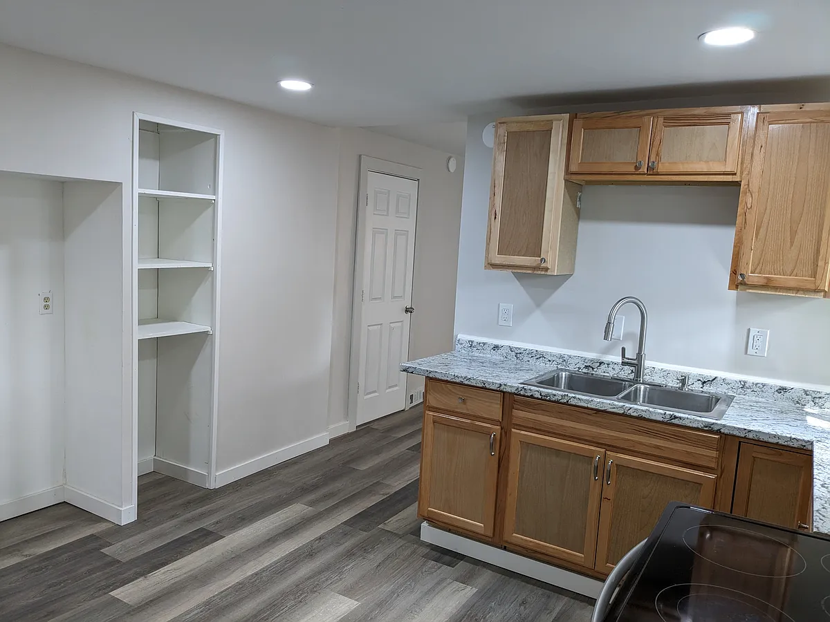 Building Photo - 120 Conklin Ave #1