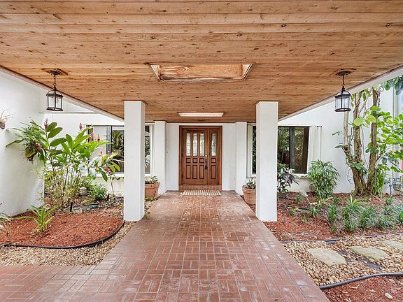 5th image of 1240 SW 14th Ave