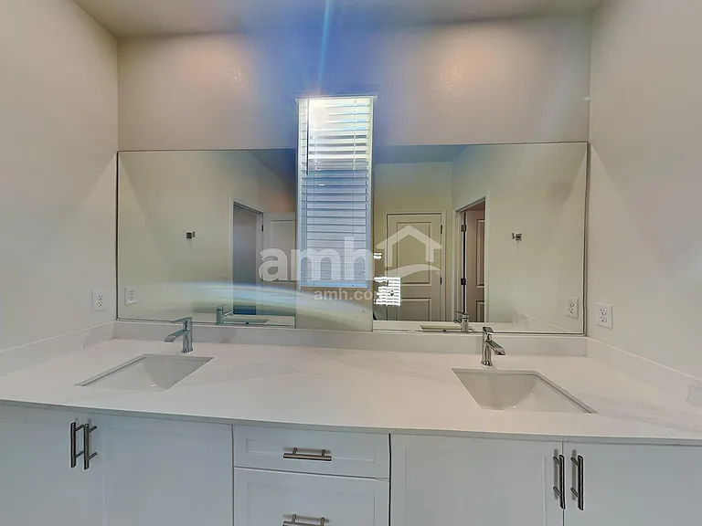 826 English Primrose St — Photo 11