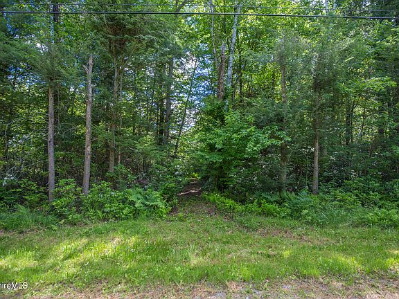 3rd image of 21 Stoney Brook Rd