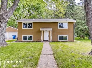 1718 English St N, Maplewood, MN 55109