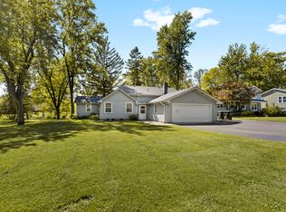 52 Deerpath Rd, Deer Park, IL 60010
