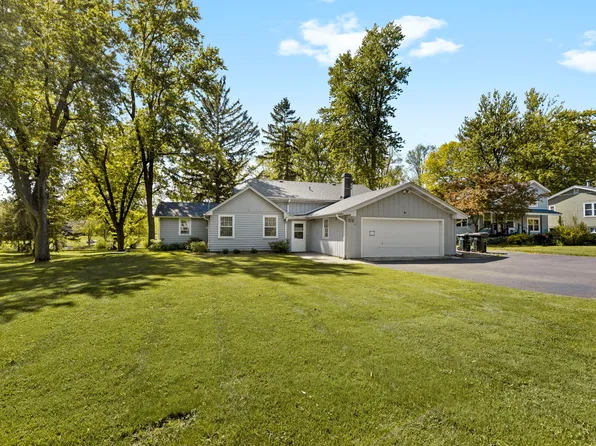 52 Deerpath Rd, Deer Park, IL 60010