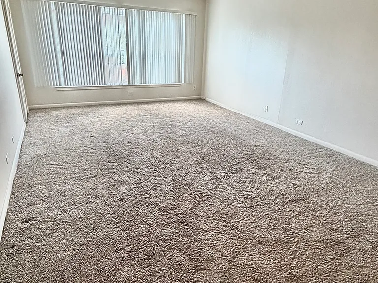 507 Exeter Rd — Photo 3