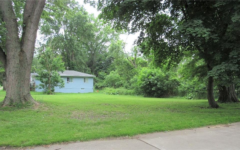 2nd image of 1044 Yukon Ave