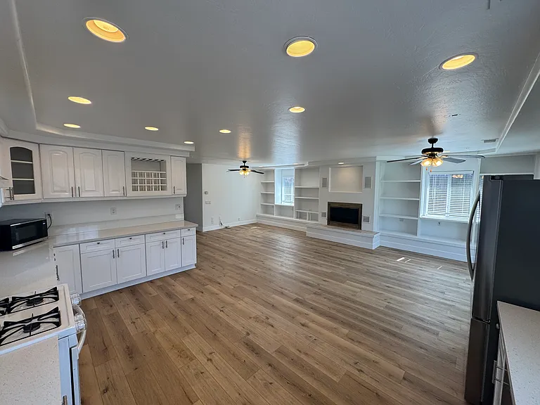 8202 Palm St — Photo 2