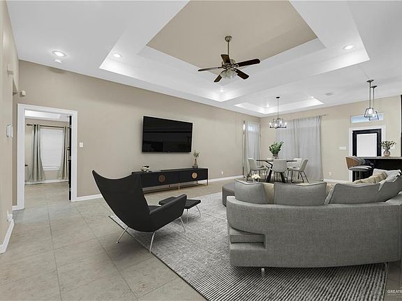 5th image of 225 Las Vegas Dr