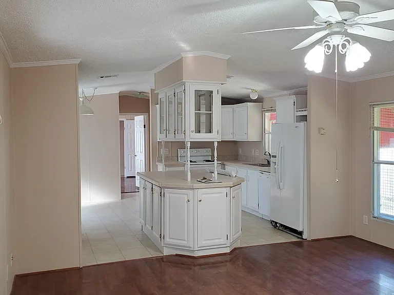 406 Belview Rd — Photo 2