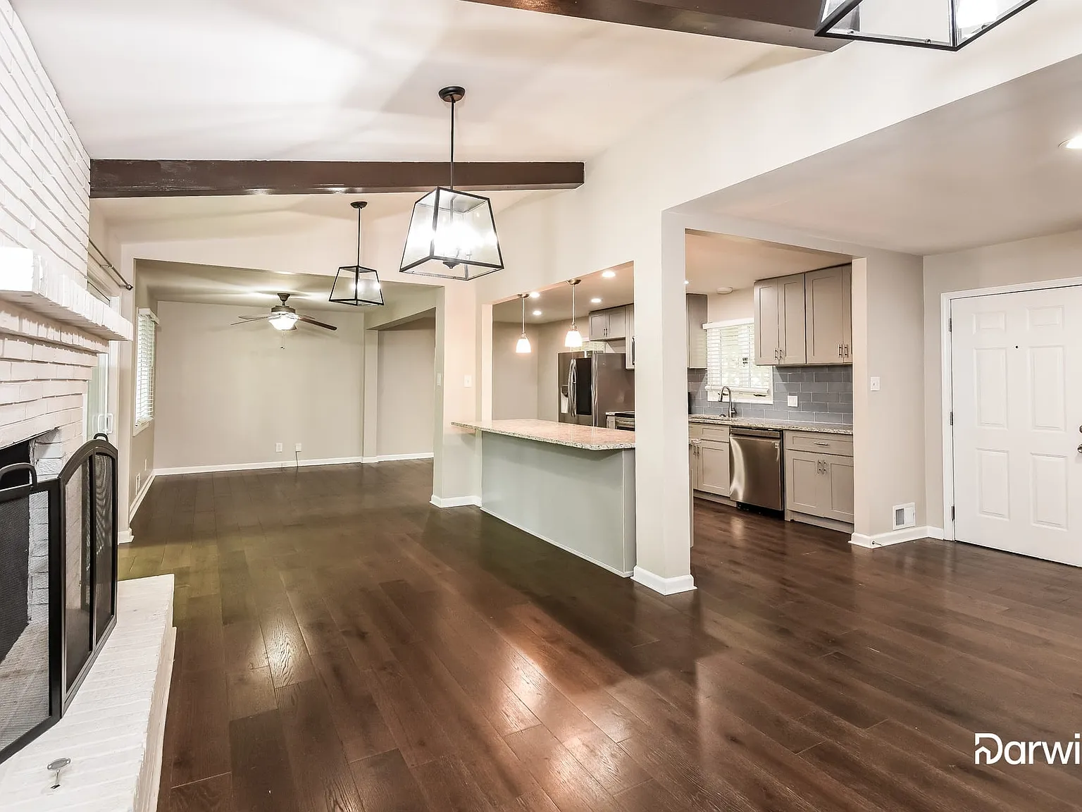 4 bed, 2.0 bath, 1895 sqft, $2,345 — Photo 4