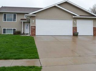 2630 Pennington Dr, Marion, IA 52302