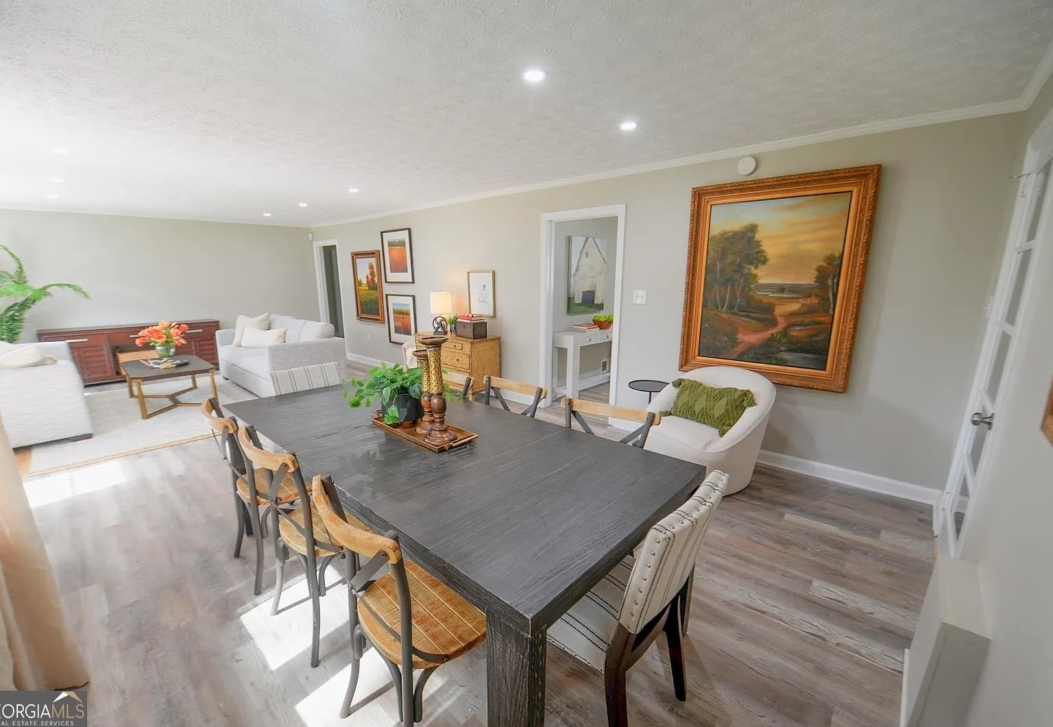 3 bed, 2.0 bath, 1334 sqft, $3,495 — Photo 4