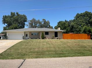 506 Atchison St, Oskaloosa, KS 66066