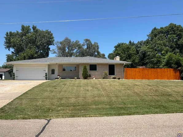 506 Atchison St, Oskaloosa, KS 66066