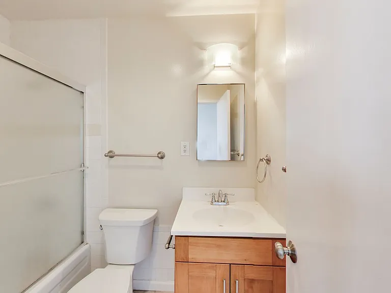 2228 Union St #209 — Photo 8